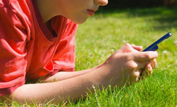 Más de la mitad de los jóvenes españoles ya acceden a Internet desde el móvil