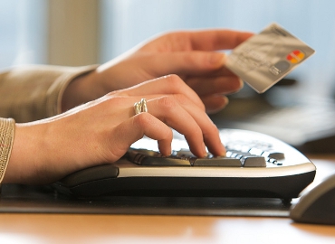 El comercio electrónico desafía la crisis y crece un 20% en España