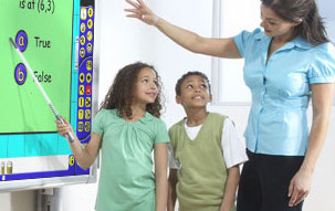 Charmex e Hitachi presentan sus soluciones para aulas