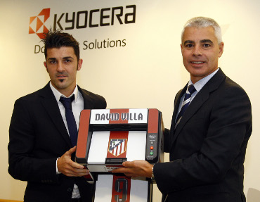 David Villa, Atlético de Madrid, y Óscar Sánchez, Kyocera