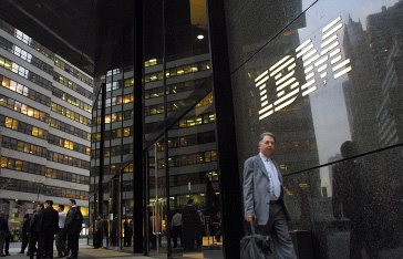IBM avanza en cloud, pero sigue sufriendo en sistemas