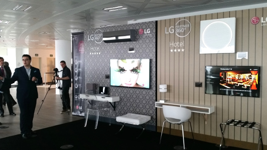 habitación de hotel LG