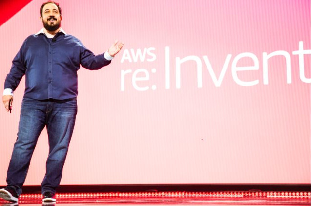 Peter DeSantis, de AWS, ha abierto las sesiones plenarias en el Reinvent 2019.