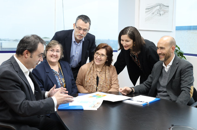 Directivos de Grupo Castilla y de Data Proces, en el acuerdo de compra.