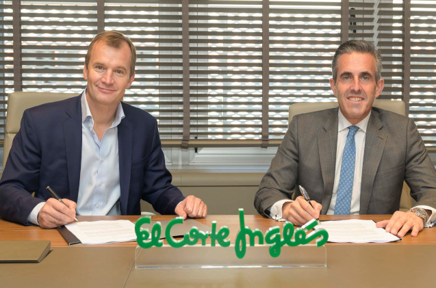 Firma del acuerdo entre Más Móvil y El Corte Inglés.