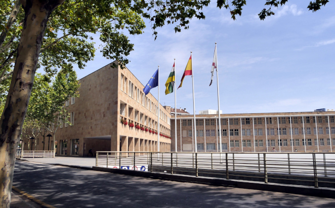 Ayuntamiento de Logroño (foto Wikemedia Commons, autor Jinus)