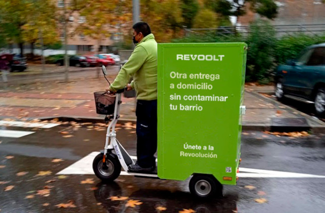 Patinete eléctrico de Revoolt.