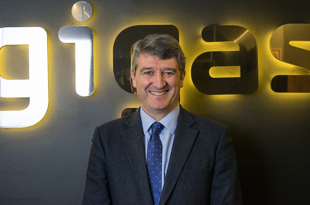 Javier Cañete, Gigas.