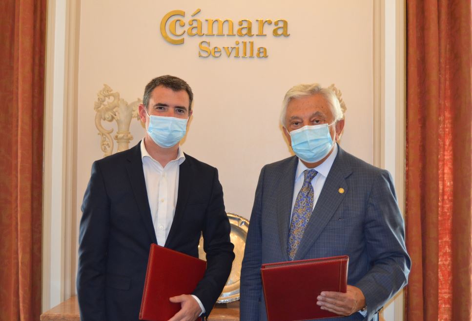 Wolters Kluwer y la Cámara de Comercio de Sevilla, en la firma del acuerdo.