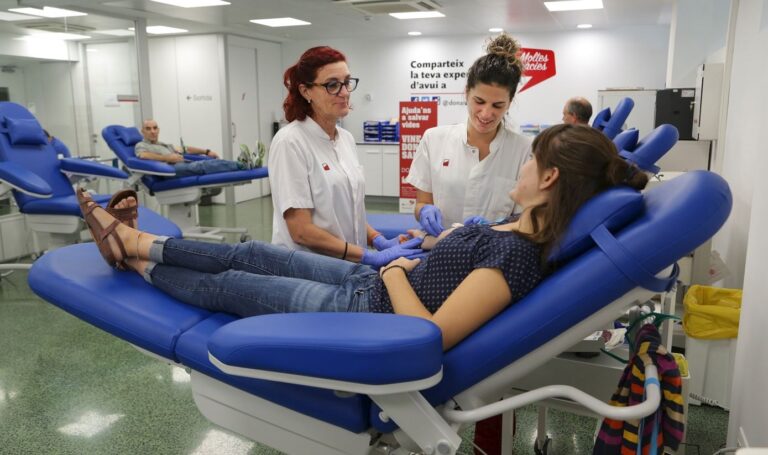 Donación de sangre en un centro público en Cataluña.