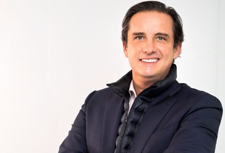 Carlos Serna, de Lenovo.