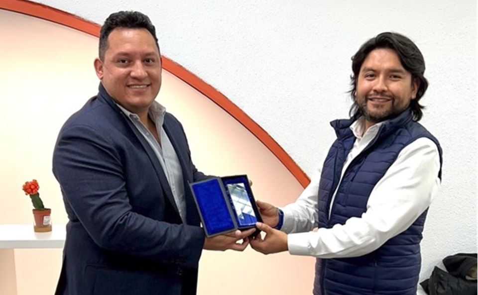 Richard Barreto, de Paessler, y Daniel Valenzuela, CEO de Zaltor.