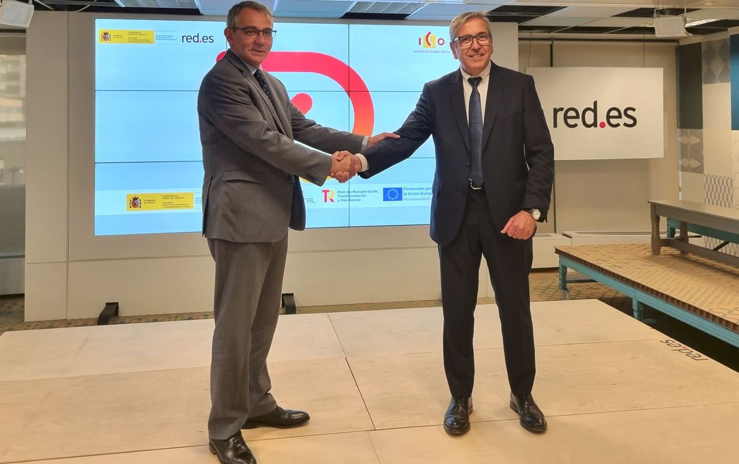Alberto Martínez Lacambra, director general de Red.es, y el presidente del ICO, José Carlos García de Quevedo.