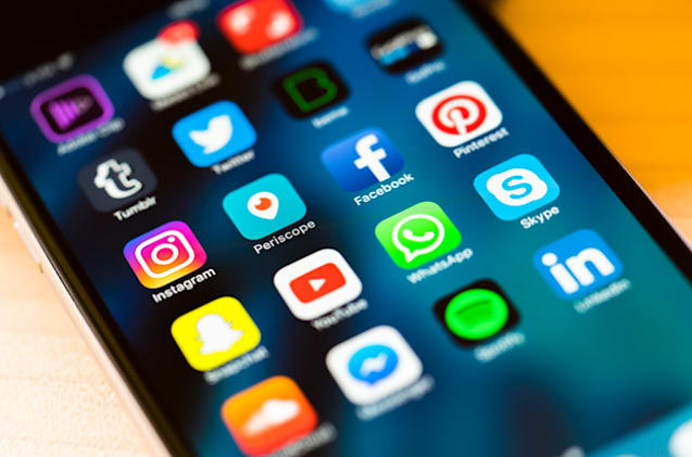 Tres de cada cuatro españoles cree que pueden borrar totalmente su huella digital