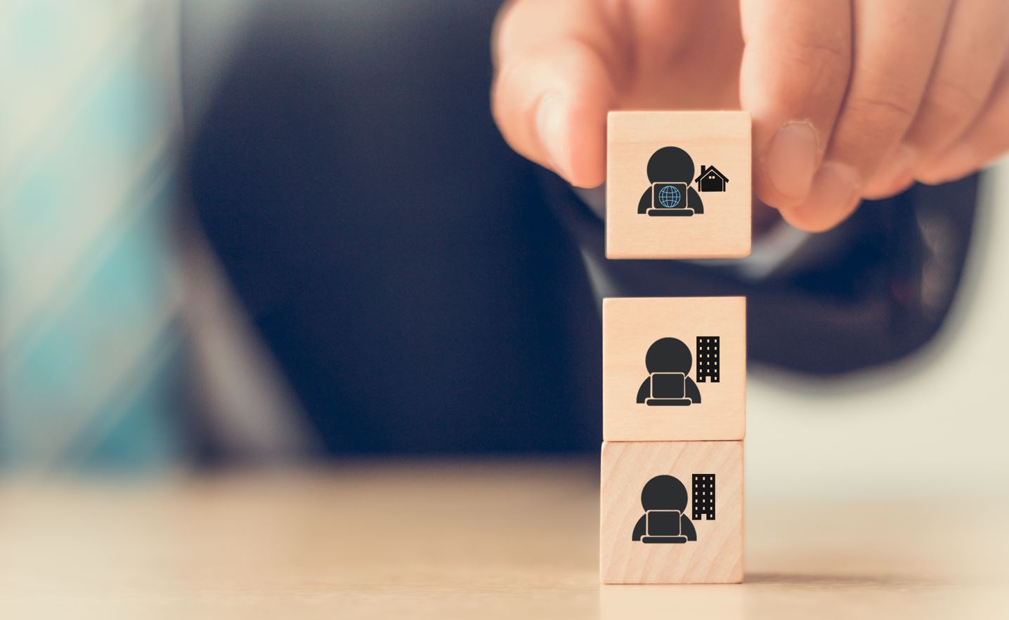 ¿Cómo implantar un esquema de trabajo híbrido en tu empresa?