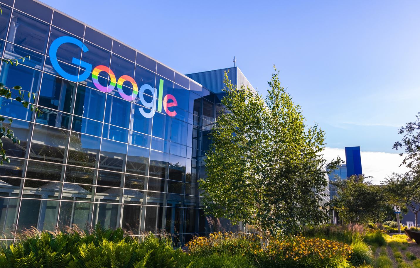 Oficinas centrales de Google en California (Adobe).
