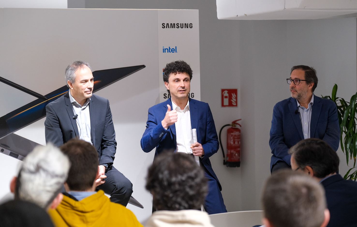Presentación de los Galaxy Book3, con David Alonso (Samsung) en el medio.