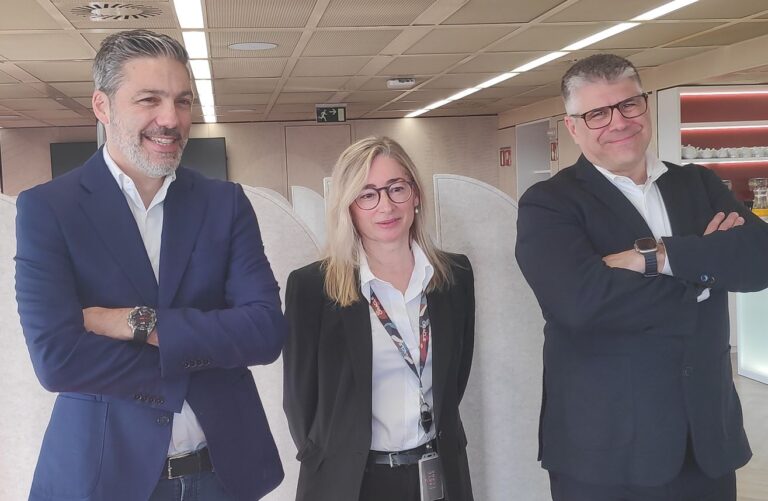 Noel Bravo (Kyndryl), Imelda Serrano (Oracle) y Francesc Mas (Accenture).