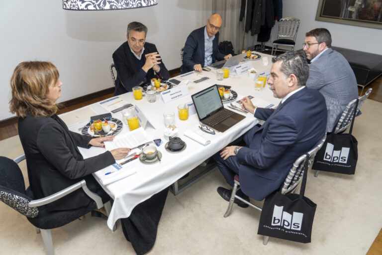 Debate sobre el papel del mayorista especializado