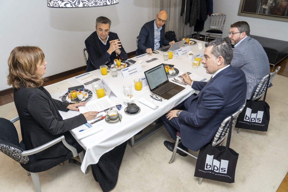 Debate sobre el papel del mayorista especializado